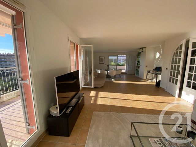 Appartement F5 à vendre - 5 pièces - 148.73 m2 - ROQUEBRUNE CAP MARTIN - 06 - PROVENCE-ALPES-COTE-D-AZUR - Century 21 Agence Molière