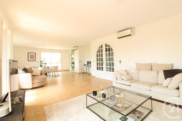 Appartement F5 à vendre - 5 pièces - 148.73 m2 - ROQUEBRUNE CAP MARTIN - 06 - PROVENCE-ALPES-COTE-D-AZUR - Century 21 Agence Molière