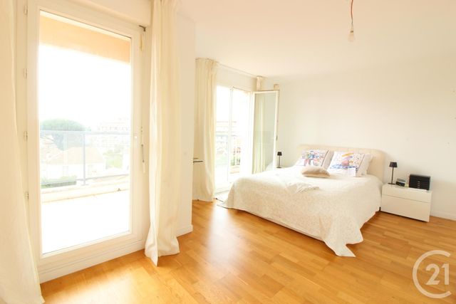 Appartement F5 à vendre - 5 pièces - 148.73 m2 - ROQUEBRUNE CAP MARTIN - 06 - PROVENCE-ALPES-COTE-D-AZUR - Century 21 Agence Molière