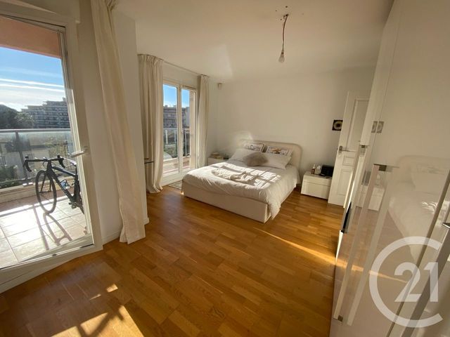 Appartement F5 à vendre - 5 pièces - 148.73 m2 - ROQUEBRUNE CAP MARTIN - 06 - PROVENCE-ALPES-COTE-D-AZUR - Century 21 Agence Molière