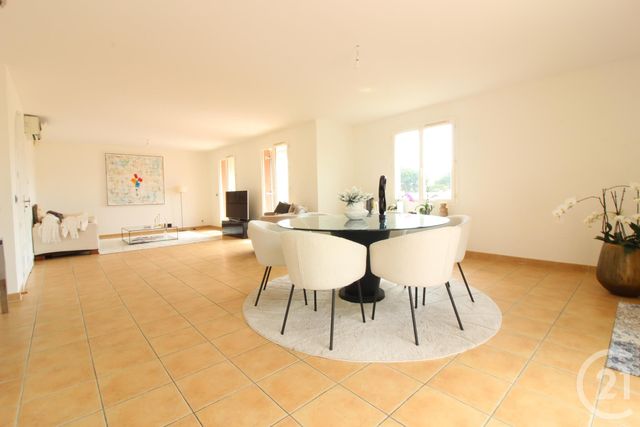 Appartement F5 à vendre - 5 pièces - 148.73 m2 - ROQUEBRUNE CAP MARTIN - 06 - PROVENCE-ALPES-COTE-D-AZUR - Century 21 Agence Molière