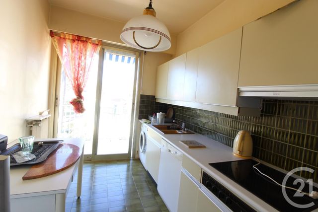 Afficher la photo en grand Appartement F3 à vendre - 3 pièces - 80.21 m2 - ROQUEBRUNE CAP MARTIN - 06 - PROVENCE-ALPES-COTE-D-AZUR - Century 21 Agence Molière