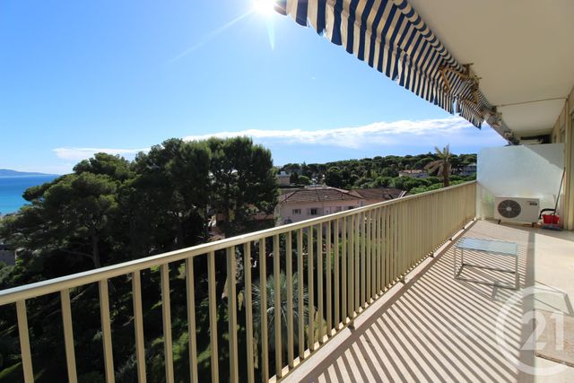 Afficher la photo en grand Appartement F3 à vendre - 3 pièces - 80.21 m2 - ROQUEBRUNE CAP MARTIN - 06 - PROVENCE-ALPES-COTE-D-AZUR - Century 21 Agence Molière