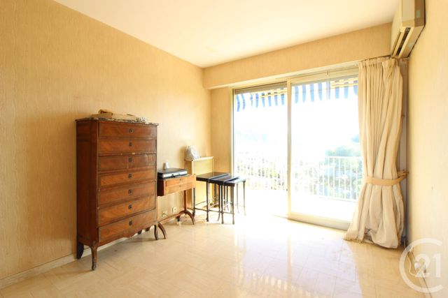 Afficher la photo en grand Appartement F3 à vendre - 3 pièces - 80.21 m2 - ROQUEBRUNE CAP MARTIN - 06 - PROVENCE-ALPES-COTE-D-AZUR - Century 21 Agence Molière