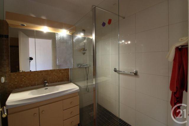 Afficher la photo en grand Appartement F3 à vendre - 3 pièces - 80.21 m2 - ROQUEBRUNE CAP MARTIN - 06 - PROVENCE-ALPES-COTE-D-AZUR - Century 21 Agence Molière