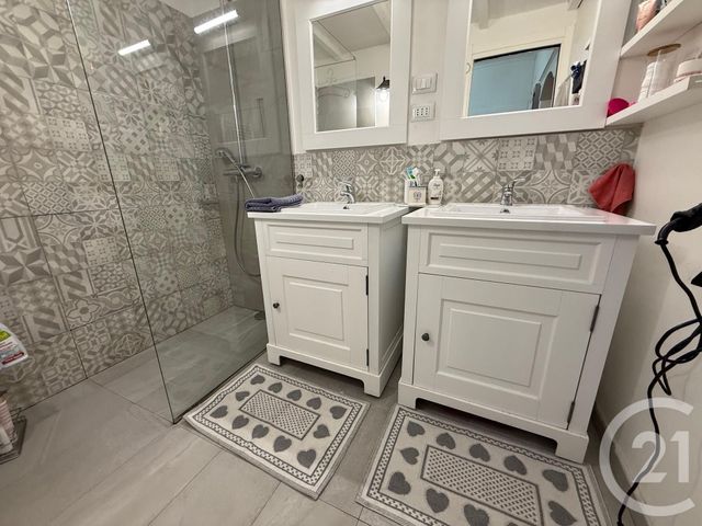 Appartement T4 à vendre - 4 pièces - 70.5 m2 - MENTON - 06 - PROVENCE-ALPES-COTE-D-AZUR - Century 21 Agence Molière