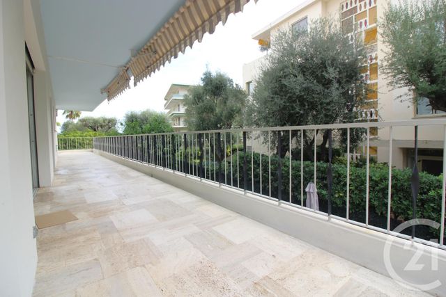 Appartement F3 à vendre - 3 pièces - 78.74 m2 - ROQUEBRUNE CAP MARTIN - 06 - PROVENCE-ALPES-COTE-D-AZUR - Century 21 Agence Molière