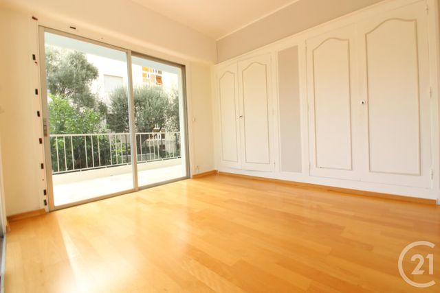 Appartement F3 à vendre - 3 pièces - 78.74 m2 - ROQUEBRUNE CAP MARTIN - 06 - PROVENCE-ALPES-COTE-D-AZUR - Century 21 Agence Molière