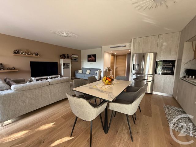 Afficher la photo en grand Appartement F3 à vendre - 3 pièces - 82.33 m2 - ROQUEBRUNE CAP MARTIN - 06 - PROVENCE-ALPES-COTE-D-AZUR - Century 21 Agence Molière