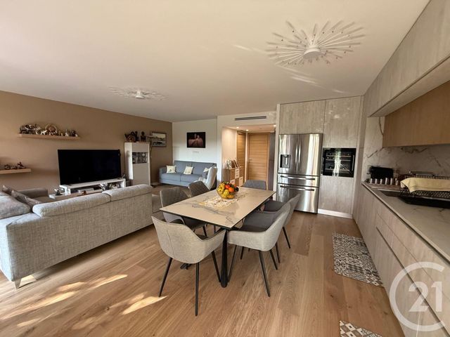 Afficher la photo en grand Appartement F3 à vendre - 3 pièces - 82.33 m2 - ROQUEBRUNE CAP MARTIN - 06 - PROVENCE-ALPES-COTE-D-AZUR - Century 21 Agence Molière
