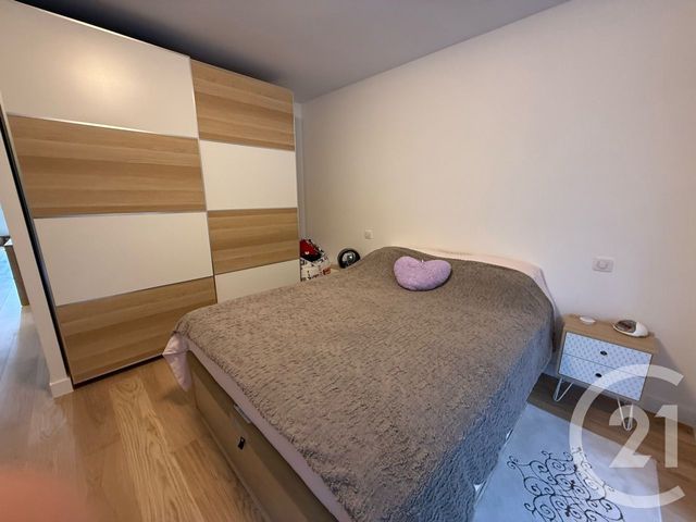 Afficher la photo en grand Appartement F3 à vendre - 3 pièces - 82.33 m2 - ROQUEBRUNE CAP MARTIN - 06 - PROVENCE-ALPES-COTE-D-AZUR - Century 21 Agence Molière