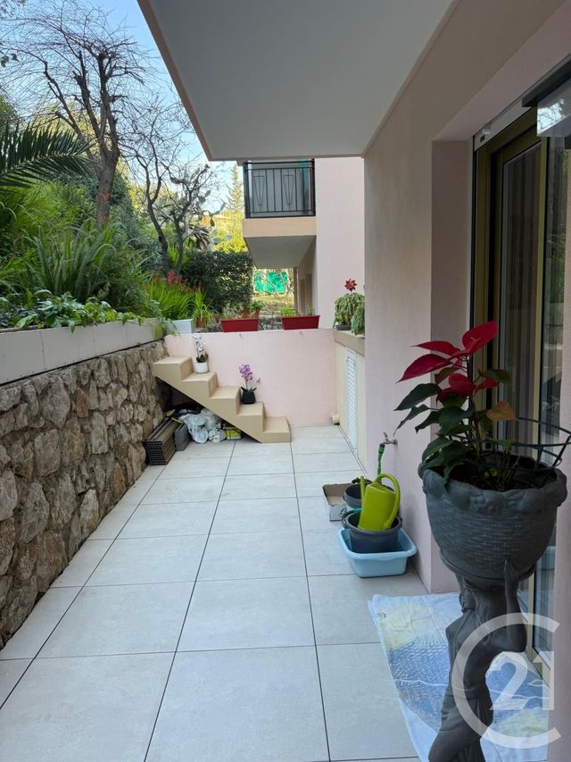 Afficher la photo en grand Appartement F3 à vendre - 3 pièces - 82.33 m2 - ROQUEBRUNE CAP MARTIN - 06 - PROVENCE-ALPES-COTE-D-AZUR - Century 21 Agence Molière