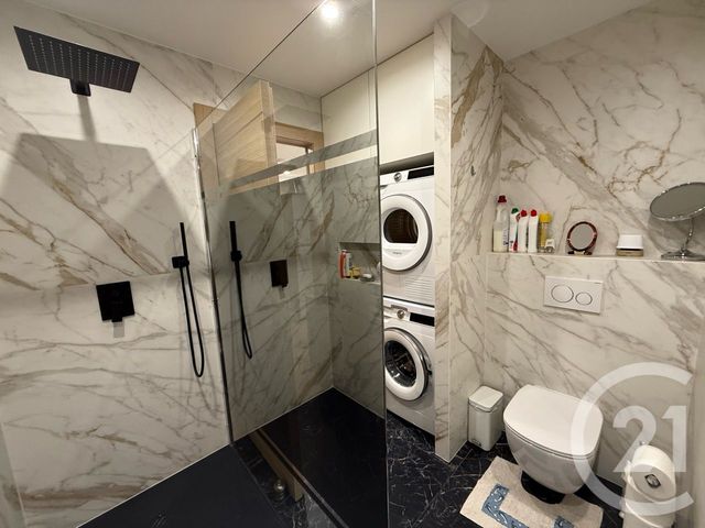 Afficher la photo en grand Appartement F3 à vendre - 3 pièces - 82.33 m2 - ROQUEBRUNE CAP MARTIN - 06 - PROVENCE-ALPES-COTE-D-AZUR - Century 21 Agence Molière