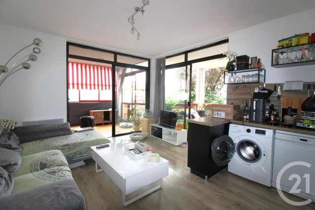 Afficher la photo en grand Appartement F3 à vendre - 3 pièces - 52.73 m2 - MENTON - 06 - PROVENCE-ALPES-COTE-D-AZUR - Century 21 Agence Molière