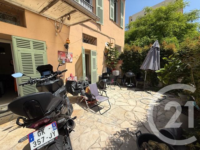 Afficher la photo en grand Appartement F2 bis à vendre - 3 pièces - 60.03 m2 - MENTON - 06 - PROVENCE-ALPES-COTE-D-AZUR - Century 21 Agence Molière