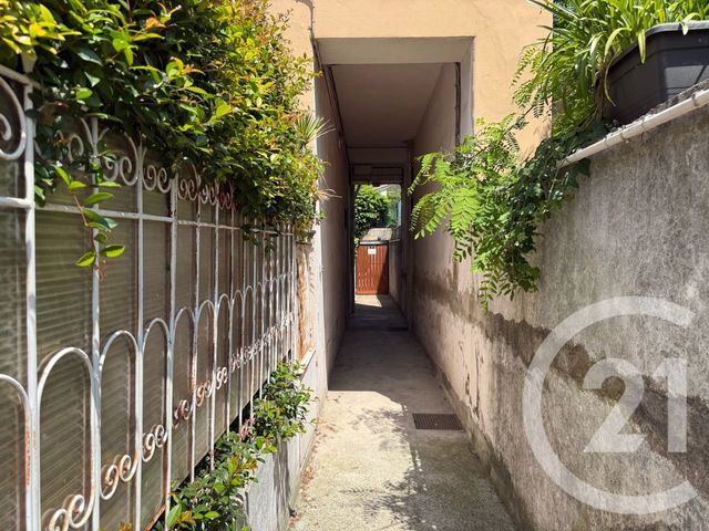 Afficher la photo en grand Appartement F2 bis à vendre - 3 pièces - 60.03 m2 - MENTON - 06 - PROVENCE-ALPES-COTE-D-AZUR - Century 21 Agence Molière