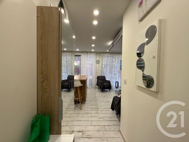 Appartement Studio cabine à vendre - 2 pièces - 32.5 m2 - ROQUEBRUNE CAP MARTIN - 06 - PROVENCE-ALPES-COTE-D-AZUR - Century 21 Agence Molière