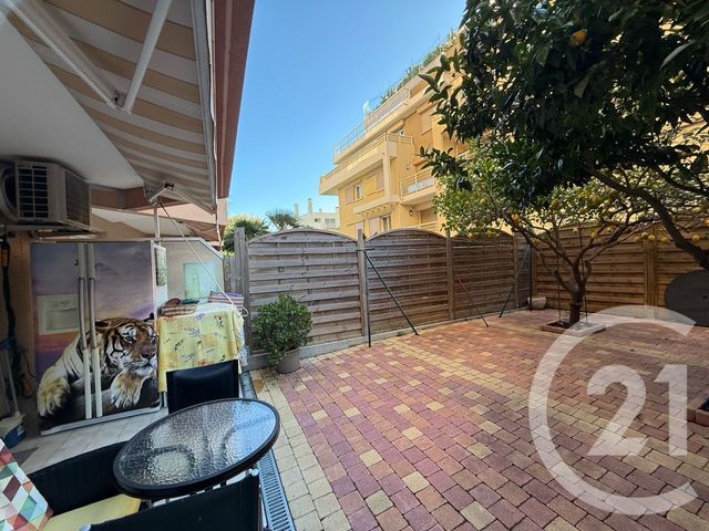 Appartement Studio cabine à vendre - 2 pièces - 32.5 m2 - ROQUEBRUNE CAP MARTIN - 06 - PROVENCE-ALPES-COTE-D-AZUR - Century 21 Agence Molière