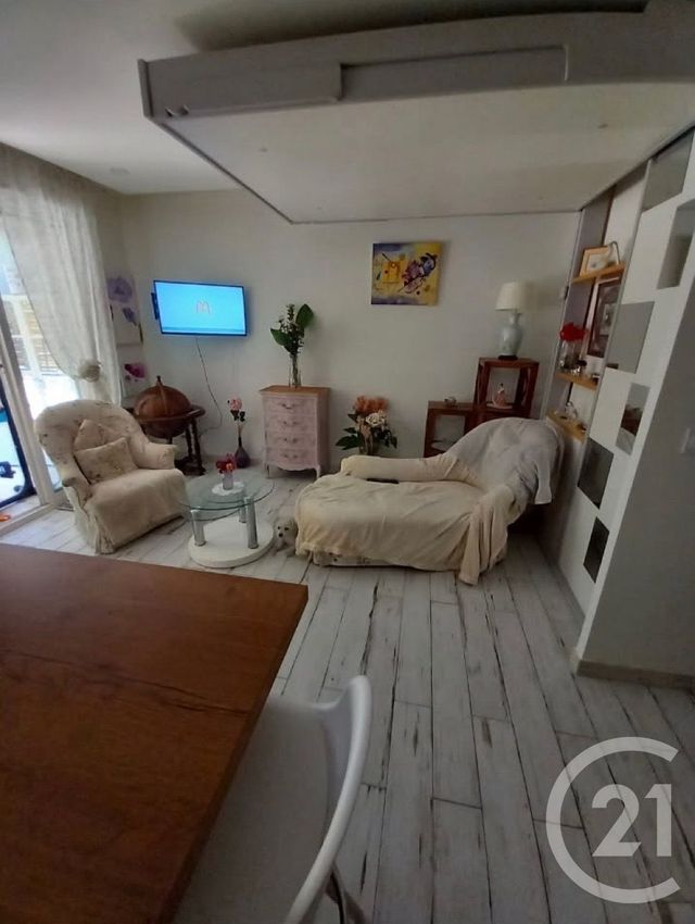 Appartement Studio à vendre - 1 pièce - 32.5 m2 - ROQUEBRUNE CAP MARTIN - 06 - PROVENCE-ALPES-COTE-D-AZUR - Century 21 Agence Molière