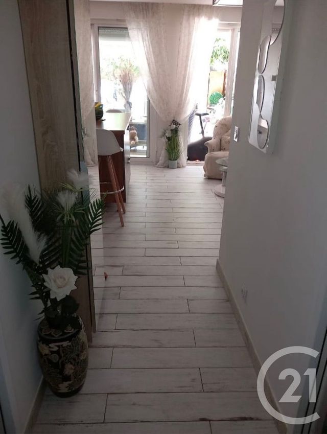 Appartement Studio à vendre - 1 pièce - 32.5 m2 - ROQUEBRUNE CAP MARTIN - 06 - PROVENCE-ALPES-COTE-D-AZUR - Century 21 Agence Molière