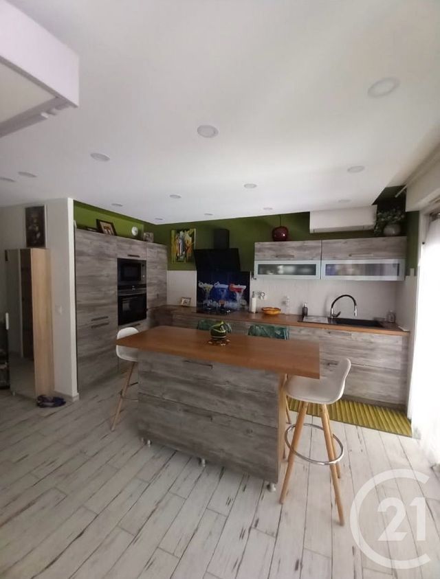 Appartement Studio à vendre - 1 pièce - 32.5 m2 - ROQUEBRUNE CAP MARTIN - 06 - PROVENCE-ALPES-COTE-D-AZUR - Century 21 Agence Molière