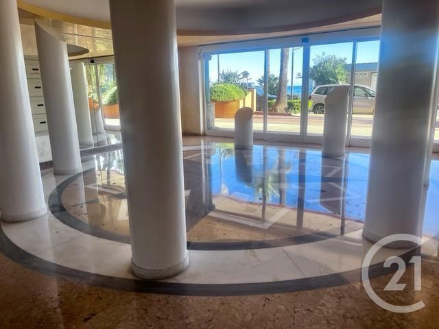 Appartement F2 à vendre - 2 pièces - 44.0 m2 - ROQUEBRUNE CAP MARTIN - 06 - PROVENCE-ALPES-COTE-D-AZUR - Century 21 Agence Molière