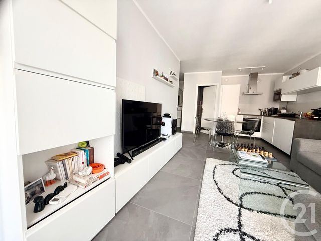 Afficher la photo en grand Appartement F2 à vendre - 2 pièces - 45.91 m2 - ROQUEBRUNE CAP MARTIN - 06 - PROVENCE-ALPES-COTE-D-AZUR - Century 21 Agence Molière
