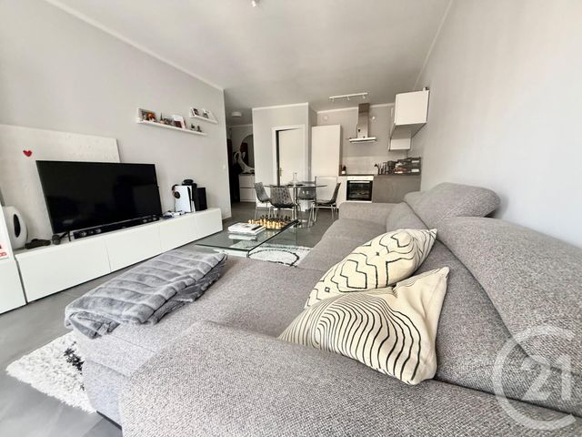 Afficher la photo en grand Appartement F2 à vendre - 2 pièces - 45.91 m2 - ROQUEBRUNE CAP MARTIN - 06 - PROVENCE-ALPES-COTE-D-AZUR - Century 21 Agence Molière