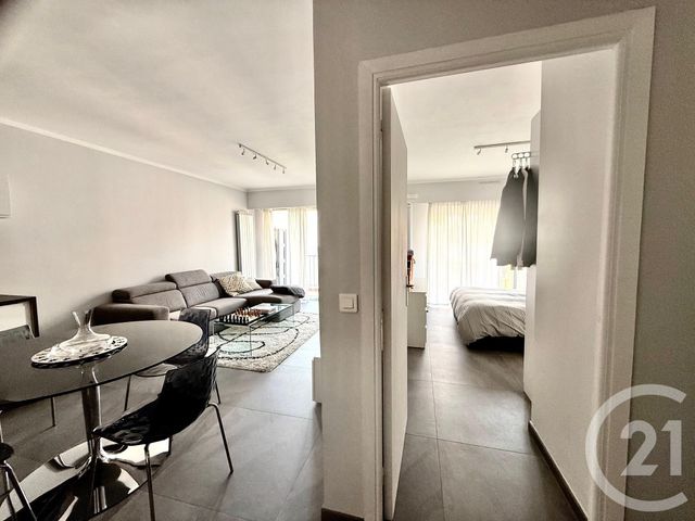 Afficher la photo en grand Appartement F2 à vendre - 2 pièces - 45.91 m2 - ROQUEBRUNE CAP MARTIN - 06 - PROVENCE-ALPES-COTE-D-AZUR - Century 21 Agence Molière