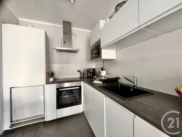 Afficher la photo en grand Appartement F2 à vendre - 2 pièces - 45.91 m2 - ROQUEBRUNE CAP MARTIN - 06 - PROVENCE-ALPES-COTE-D-AZUR - Century 21 Agence Molière