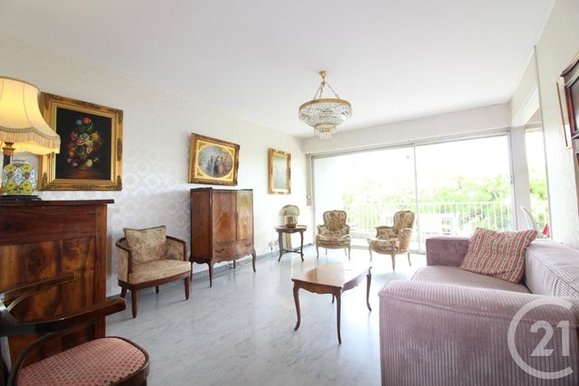 Afficher la photo en grand Appartement F3 à vendre - 3 pièces - 74.0 m2 - MENTON - 06 - PROVENCE-ALPES-COTE-D-AZUR - Century 21 Agence Molière