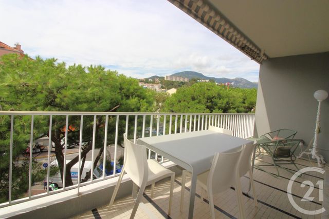 Afficher la photo en grand Appartement F3 à vendre - 3 pièces - 74.0 m2 - MENTON - 06 - PROVENCE-ALPES-COTE-D-AZUR - Century 21 Agence Molière
