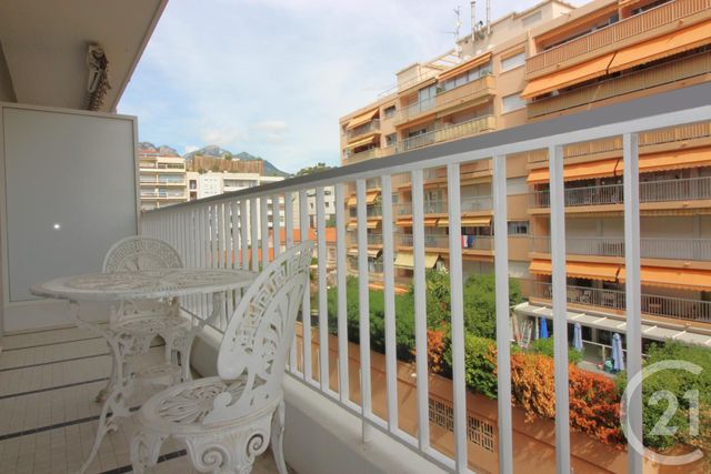 Afficher la photo en grand Appartement F3 à vendre - 3 pièces - 74.0 m2 - MENTON - 06 - PROVENCE-ALPES-COTE-D-AZUR - Century 21 Agence Molière