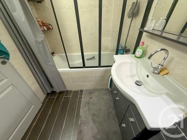 Appartement F3 à vendre - 3 pièces - 57.14 m2 - ROQUEBRUNE CAP MARTIN - 06 - PROVENCE-ALPES-COTE-D-AZUR - Century 21 Agence Molière