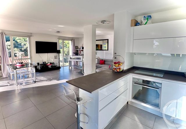 Appartement F4 à vendre - 4 pièces - 92.32 m2 - MENTON - 06 - PROVENCE-ALPES-COTE-D-AZUR - Century 21 Agence Molière