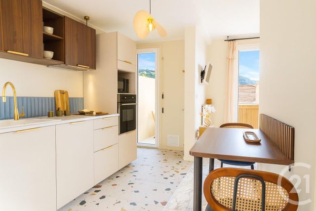 Afficher la photo en grand Appartement Studio à vendre - 1 pièce - 32.4 m2 - MENTON - 06 - PROVENCE-ALPES-COTE-D-AZUR - Century 21 Agence Molière