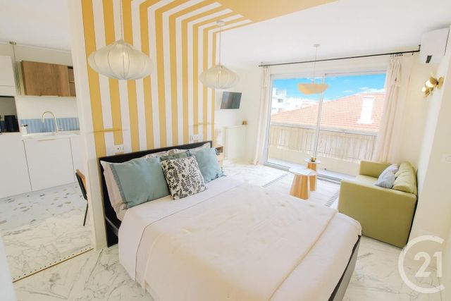 Afficher la photo en grand Appartement Studio à vendre - 1 pièce - 32.4 m2 - MENTON - 06 - PROVENCE-ALPES-COTE-D-AZUR - Century 21 Agence Molière