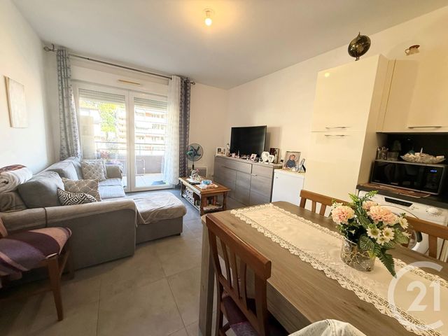 Appartement F3 à vendre - 3 pièces - 52.07 m2 - MENTON - 06 - PROVENCE-ALPES-COTE-D-AZUR - Century 21 Agence Molière