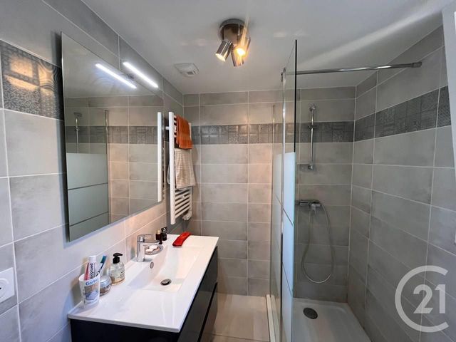 Appartement Duplex à vendre - 4 pièces - 66.0 m2 - GORBIO - 06 - PROVENCE-ALPES-COTE-D-AZUR - Century 21 Agence Molière