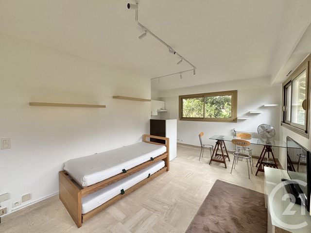 Afficher la photo en grand Appartement F1 à vendre - 1 pièce - 33.35 m2 - ROQUEBRUNE CAP MARTIN - 06 - PROVENCE-ALPES-COTE-D-AZUR - Century 21 Agence Molière