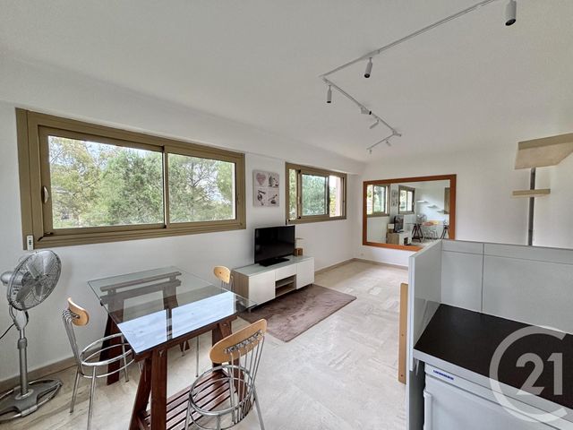 Afficher la photo en grand Appartement F1 à vendre - 1 pièce - 33.35 m2 - ROQUEBRUNE CAP MARTIN - 06 - PROVENCE-ALPES-COTE-D-AZUR - Century 21 Agence Molière