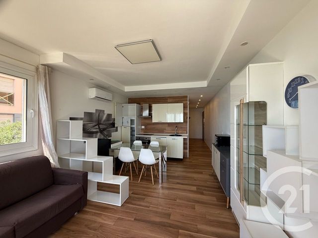 Afficher la photo en grand Appartement F2 à vendre - 2 pièces - 38.99 m2 - MENTON - 06 - PROVENCE-ALPES-COTE-D-AZUR - Century 21 Agence Molière