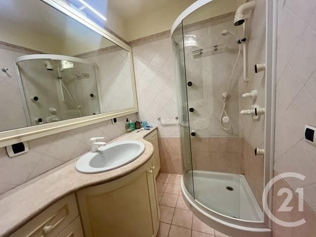 Appartement F4 à vendre - 4 pièces - 94.46 m2 - MENTON - 06 - PROVENCE-ALPES-COTE-D-AZUR - Century 21 Agence Molière