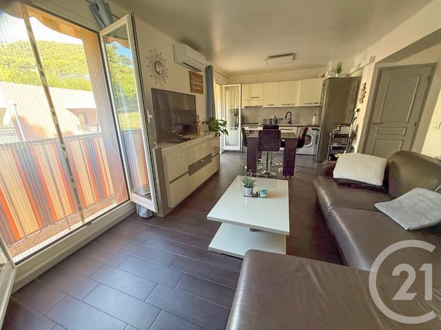 Appartement F3 à vendre - 3 pièces - 57.14 m2 - ROQUEBRUNE CAP MARTIN - 06 - PROVENCE-ALPES-COTE-D-AZUR - Century 21 Agence Molière