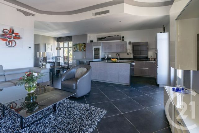 Appartement F3 à vendre - 3 pièces - 105.04 m2 - MENTON - 06 - PROVENCE-ALPES-COTE-D-AZUR - Century 21 Agence Molière