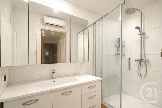 Appartement F4 à vendre - 4 pièces - 86.35 m2 - MENTON - 06 - PROVENCE-ALPES-COTE-D-AZUR - Century 21 Agence Molière