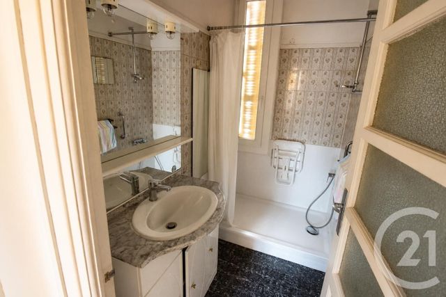 Appartement T3 à vendre - 3 pièces - 59.52 m2 - MENTON - 06 - PROVENCE-ALPES-COTE-D-AZUR - Century 21 Agence Molière