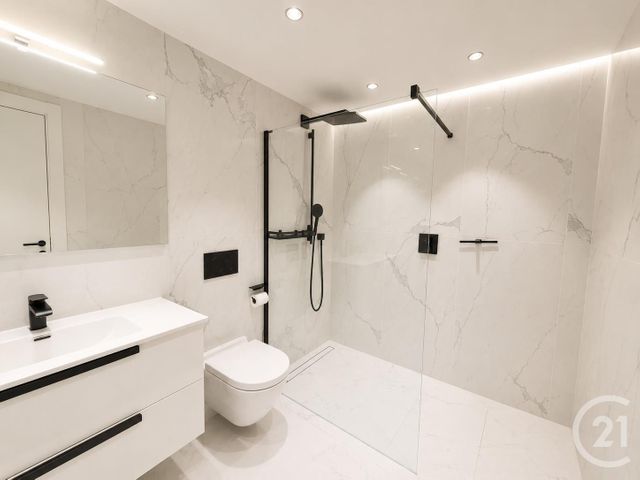 Appartement F4 à vendre - 4 pièces - 126.7 m2 - ROQUEBRUNE CAP MARTIN - 06 - PROVENCE-ALPES-COTE-D-AZUR - Century 21 Agence Molière