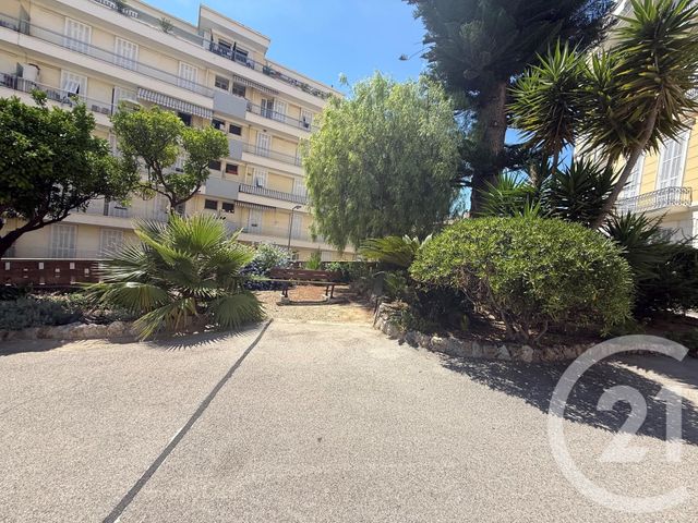 Appartement Chambre à vendre - 1 pièce - 13.0 m2 - MENTON - 06 - PROVENCE-ALPES-COTE-D-AZUR - Century 21 Agence Molière