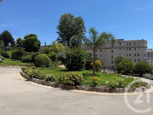 Appartement Chambre à vendre - 1 pièce - 13.0 m2 - MENTON - 06 - PROVENCE-ALPES-COTE-D-AZUR - Century 21 Agence Molière